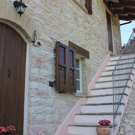 B&B Il Poggetto Serra SantʼAbbondio Екстериор снимка