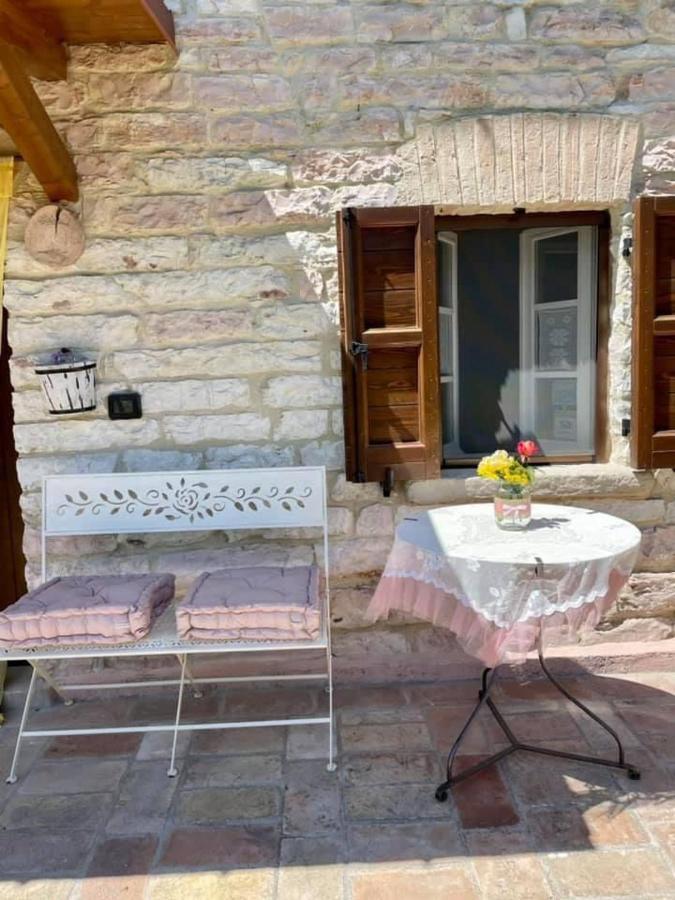 B&B Il Poggetto Serra SantʼAbbondio Екстериор снимка