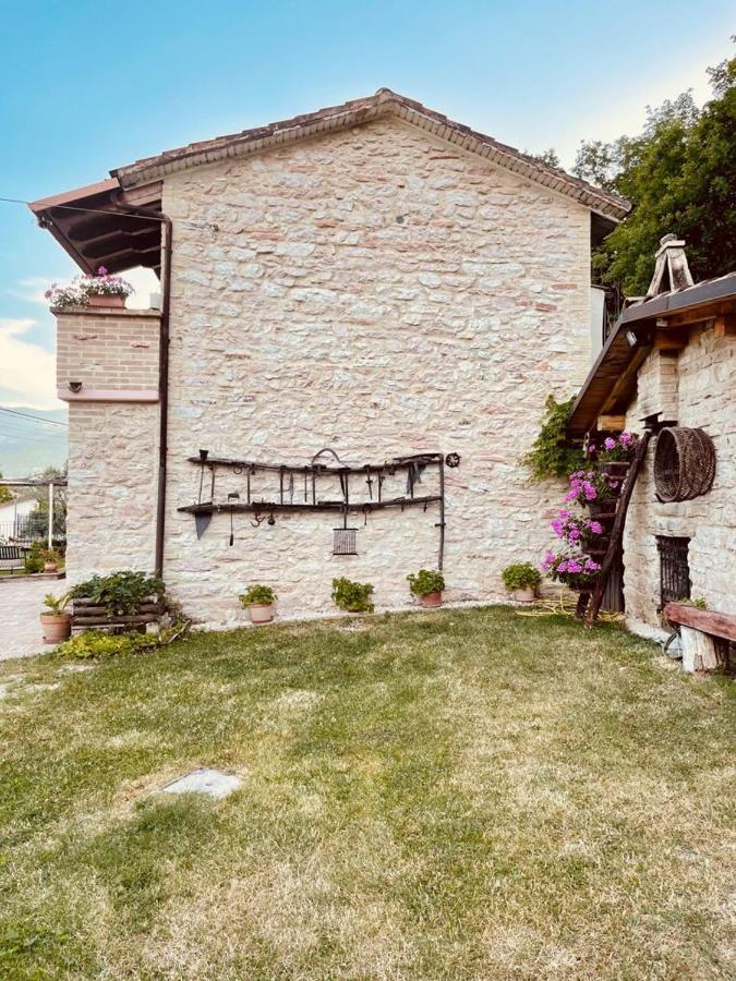 B&B Il Poggetto Serra SantʼAbbondio Екстериор снимка