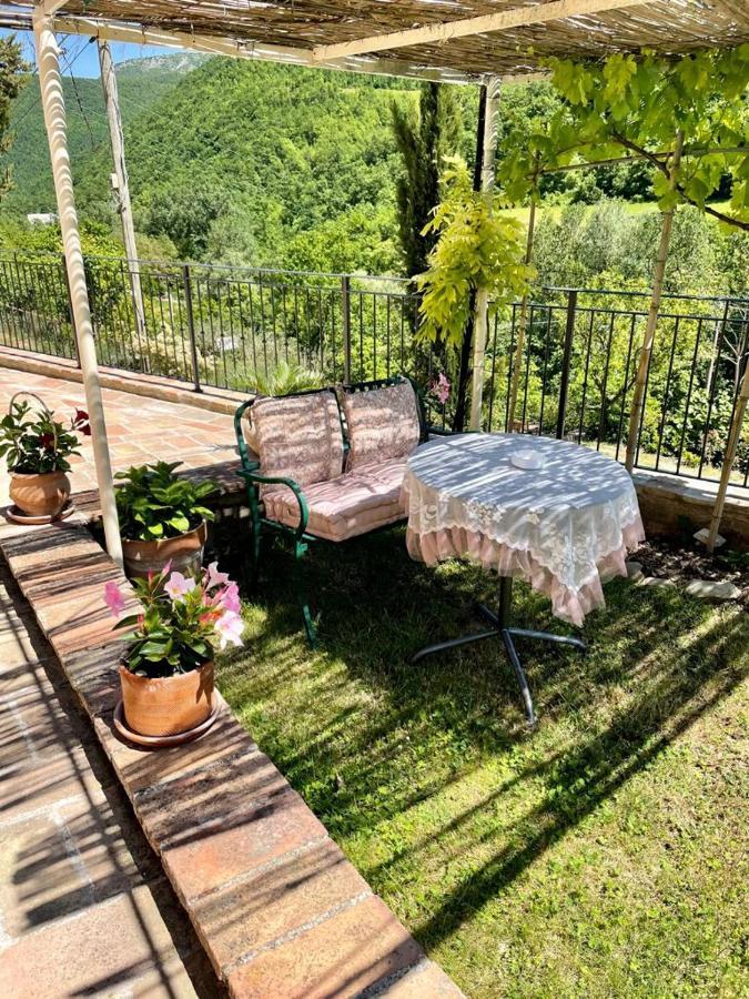 B&B Il Poggetto Serra SantʼAbbondio Екстериор снимка