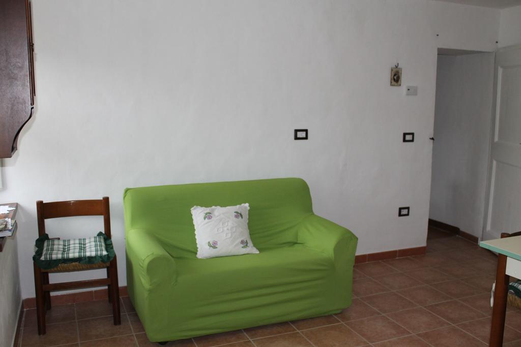 B&B Il Poggetto Serra SantʼAbbondio Стая снимка