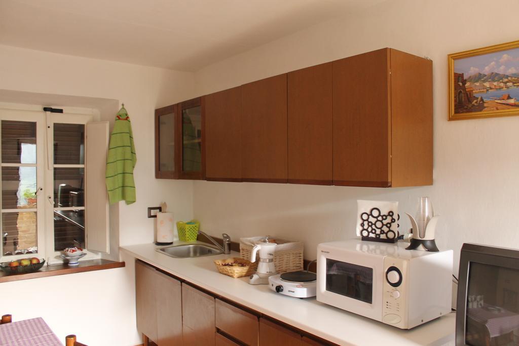 B&B Il Poggetto Serra SantʼAbbondio Екстериор снимка